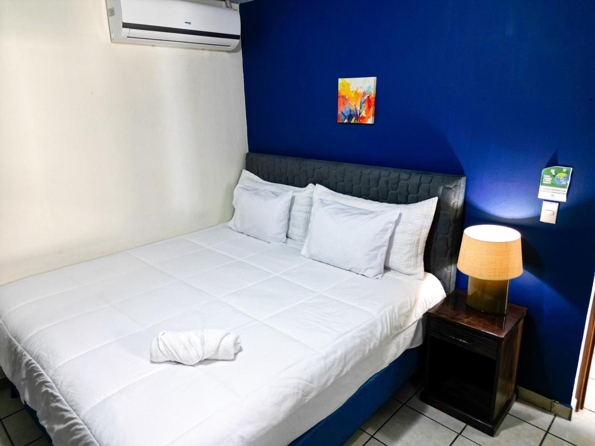 Hotel Suenos ซานซัลวาดอร์ ภายนอก รูปภาพ