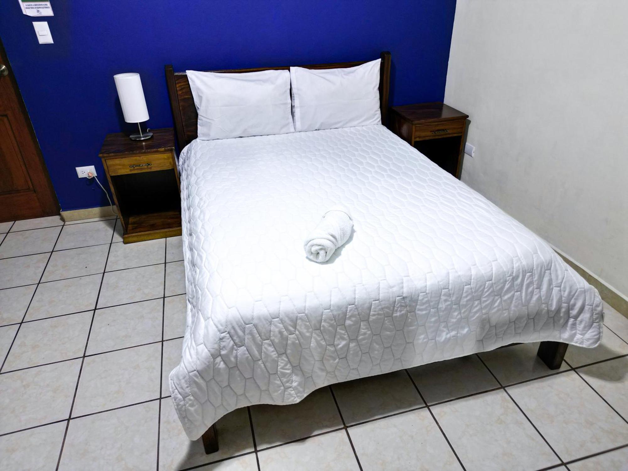 Hotel Suenos ซานซัลวาดอร์ ภายนอก รูปภาพ
