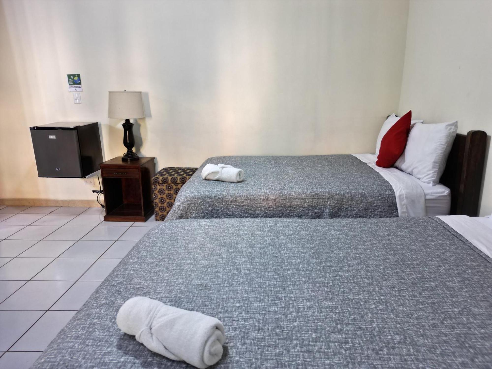 Hotel Suenos ซานซัลวาดอร์ ภายนอก รูปภาพ